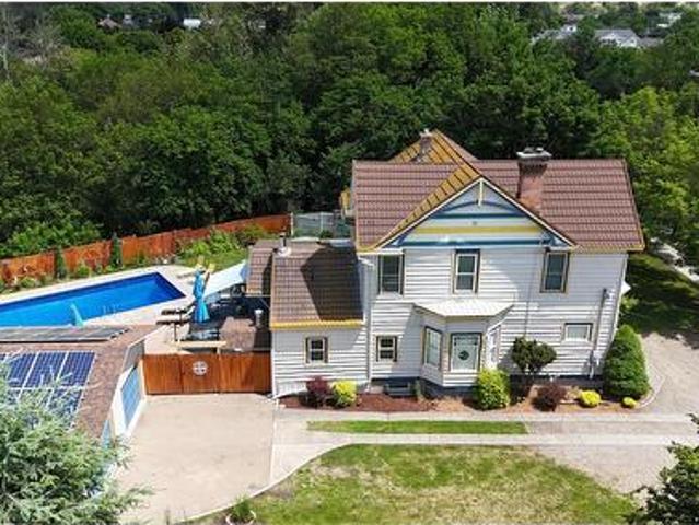 825 Central Avenue, Grand Forks, BC, V0H 1H0 house for sale | Listing ID 10392 | Royal LePage