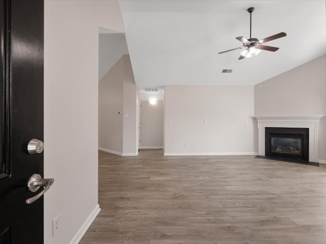 825 Browns Ln # 2102