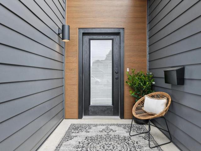 825 Edison