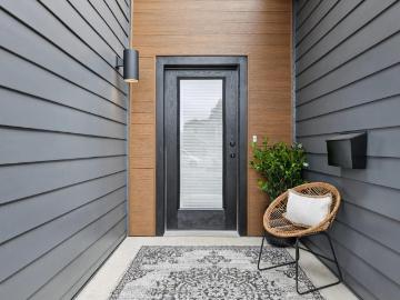 825 Edison