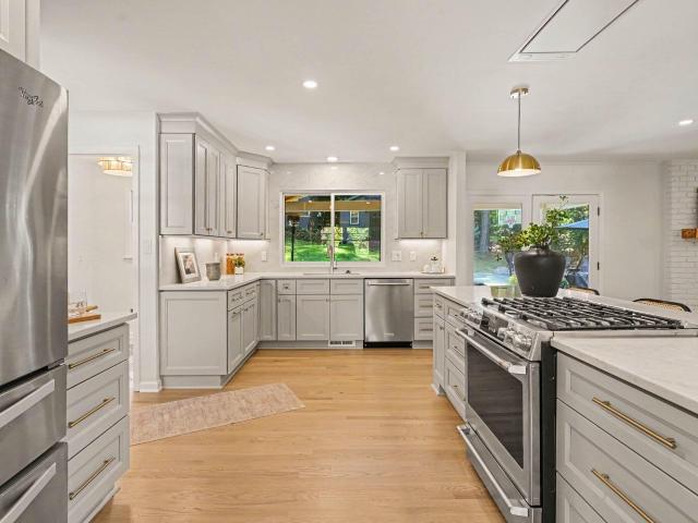 825 Northbrook Drive