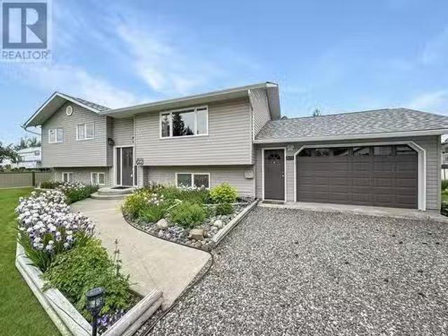 825 Scott Road, 100 Mile House, BC, V0K 2E0 house for sale.