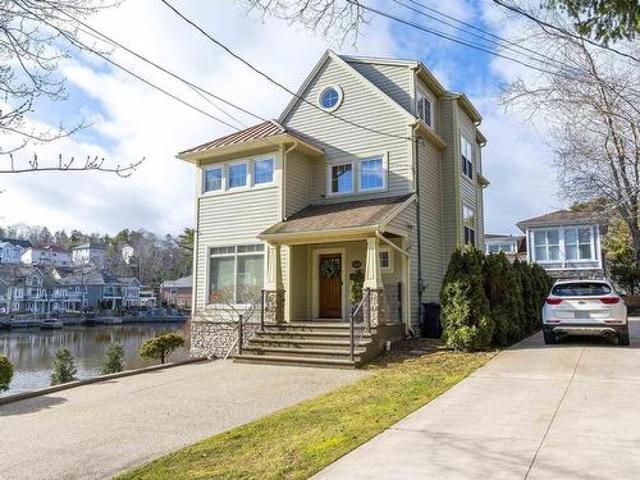 825 Shore Drive, Bedford, NS, B4A 2E3 Luxury House for sale | Listing ID 202621 | Royal LePage Carriage Trade Luxury Properties