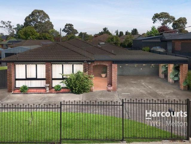 825sqm of Family Space with Three Living Areas & Dual Side Access