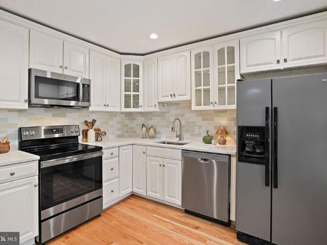8267 Clifton Farm Court