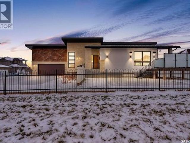 8267 Wascana Gardens Point, Regina, SK, S4V 1G8 house for sale | Listing ID SK025134 | Royal LePage
