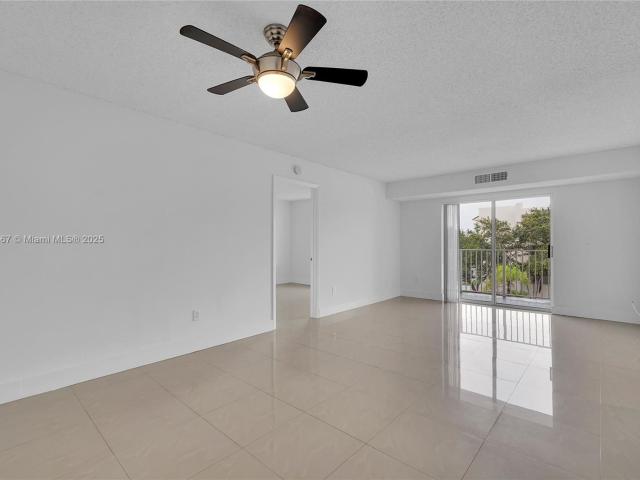 8260 SW 210th St Unit 201, Cutler Bay, US, FL
