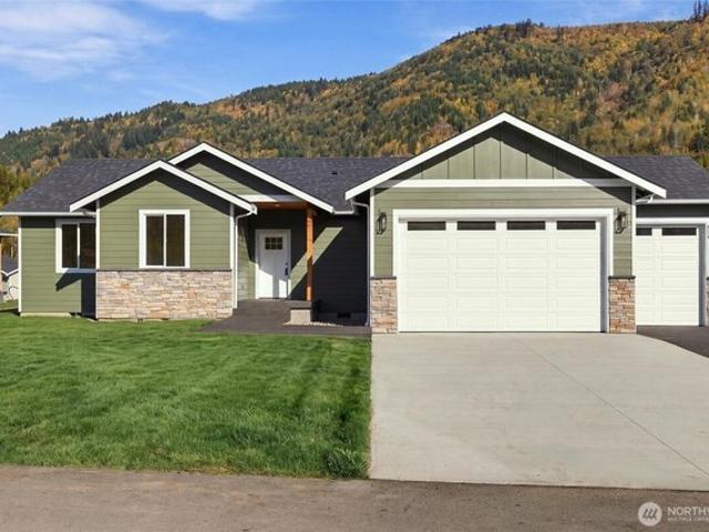 8262 Gold Run Dr, Maple Falls, WA 98266
