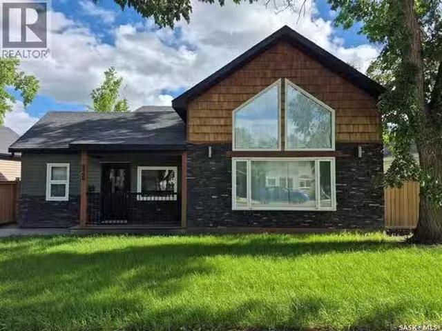 826 Chaplin Street E, Swift Current, SK, S9H 1J5 house for s.