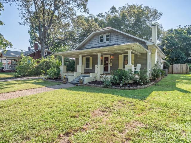 826 Davie Avenue