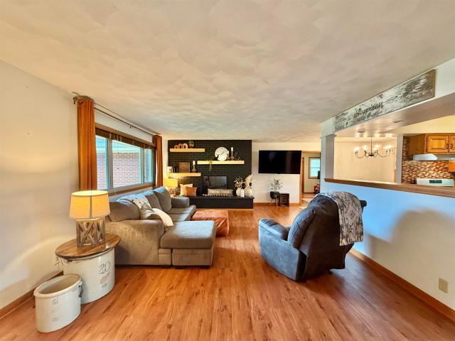 826 E Post Road