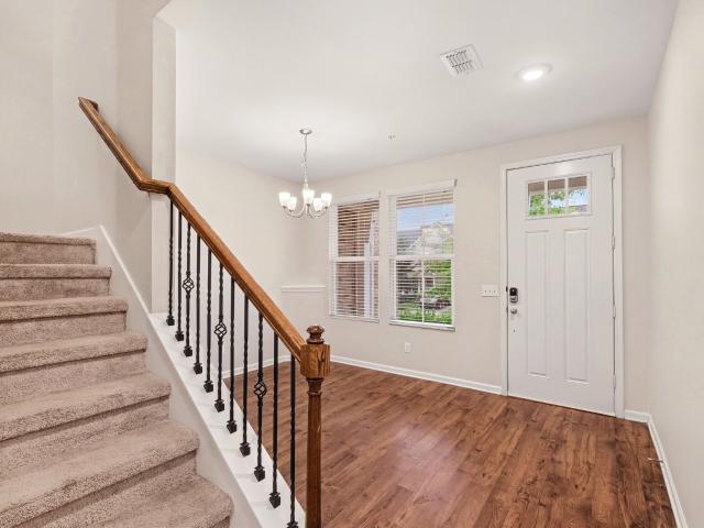 826 Kennear Ln