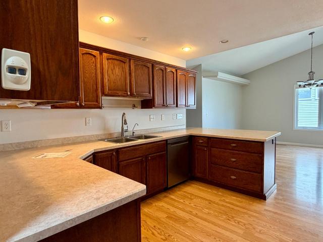 826 N McKay Avenue NE