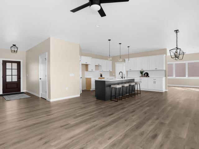 827 Clark Ln
