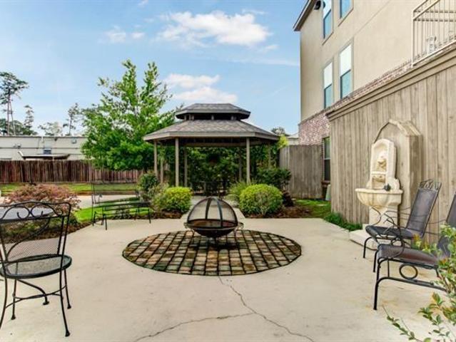 827 Autumn Place # 202
