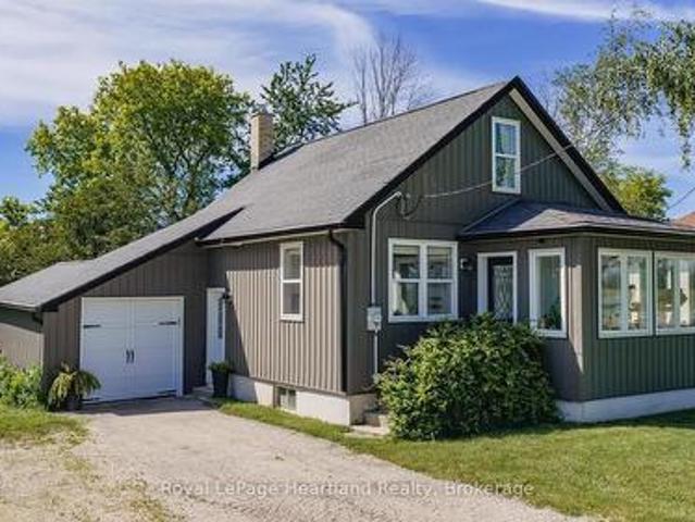 827 Highway 21, Huron Kinloss, ON, N2Z 2X3 house for sale | Listing ID X13566 | Royal LePage