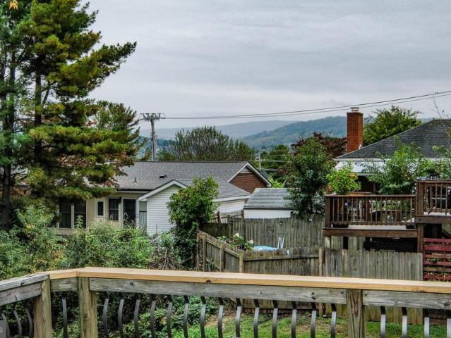 827 N Shenandoah Avenue
