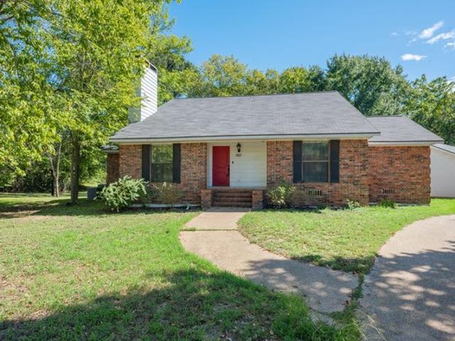 827 Vine St, Bryan, TX 77802