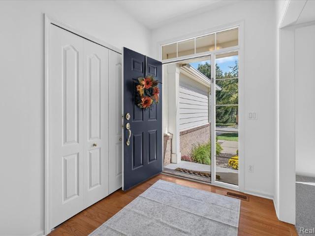 8280 Brewster Lane