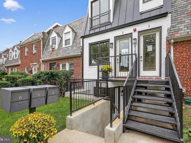 828 21st St NE, Unit 2, Washington, DC 20002 | MLS #DCDC2224