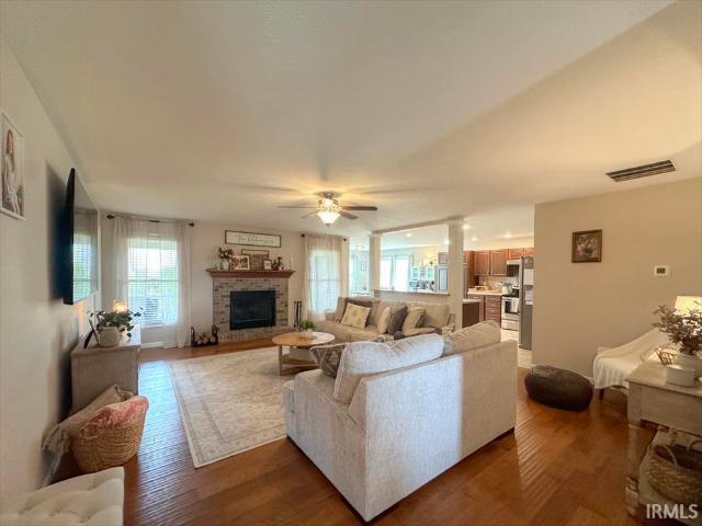 8294 E 500 South