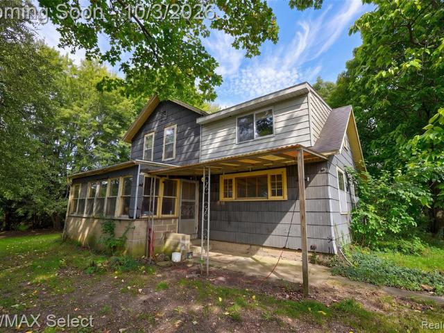 8296 N Center Road