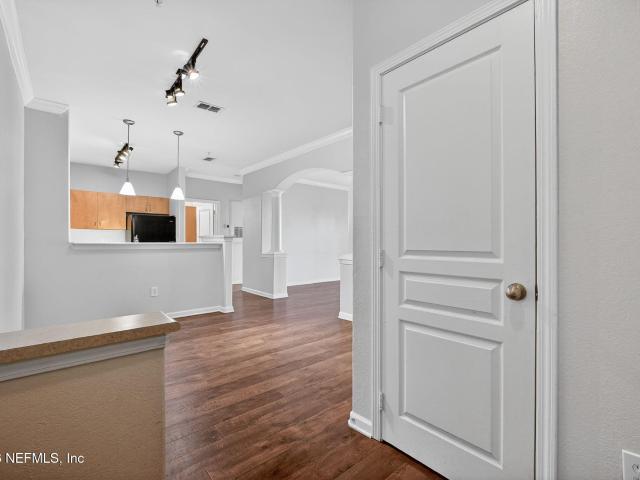 8290 Gate Pkwy, Unit 707, Jacksonville, FL 32216 | MLS #2121