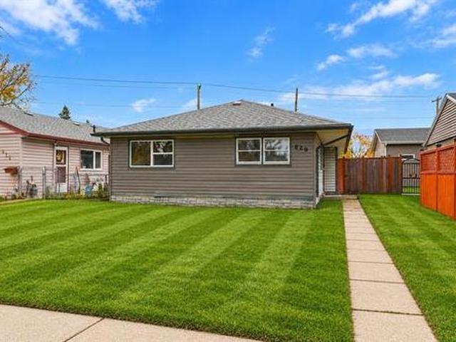 829 Chalmers Ave, Winnipeg, MB, R2L 0H1 house for sale | Listing ID 202625 | Royal LePage