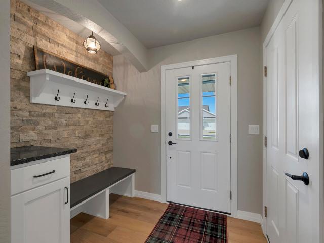 829 sharon lane