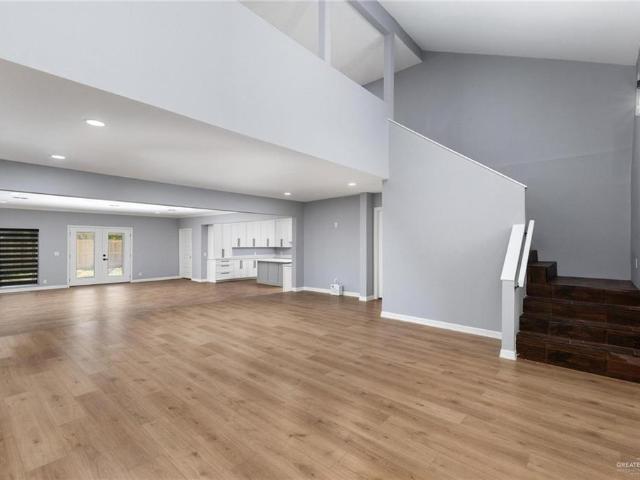 829 W White Avenue