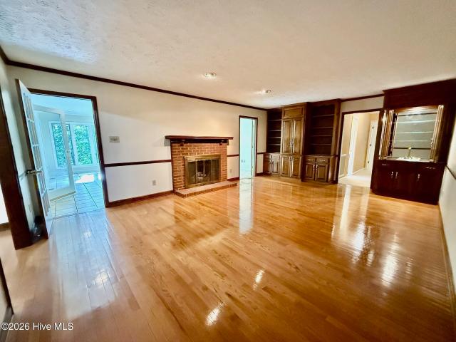 829 Williamsburg Drive
