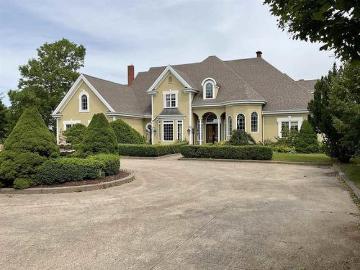 House for sale in Guysborough - Fireplace