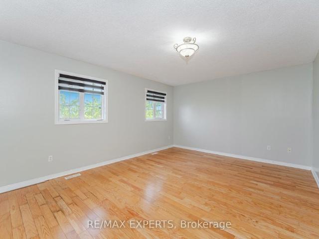 82 Twin Pines Crescent, Brampton