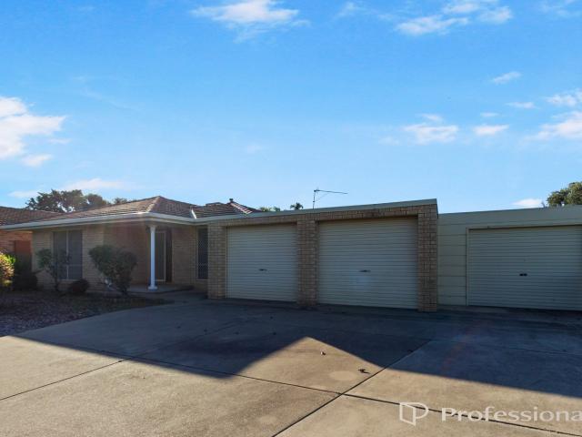 82 Undurra DriveGlenfield Park NSW 2650, Australia