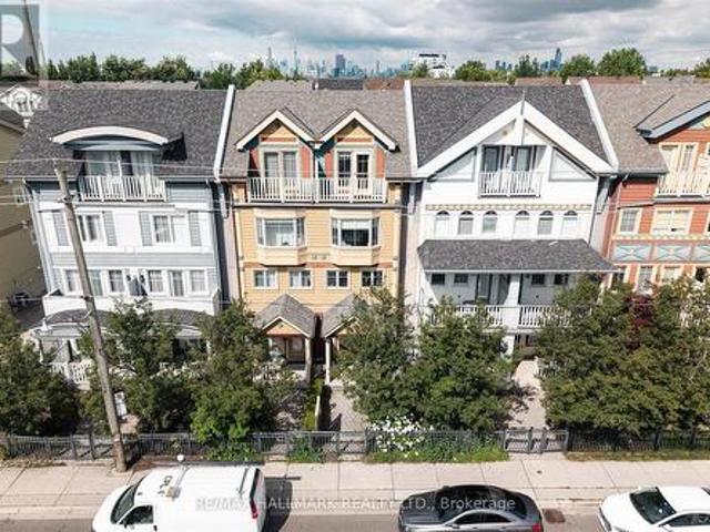 82 Woodbine Avenue, Toronto, ON, M4L 2A2 house for sale | Listing ID E13709 | Royal LePage