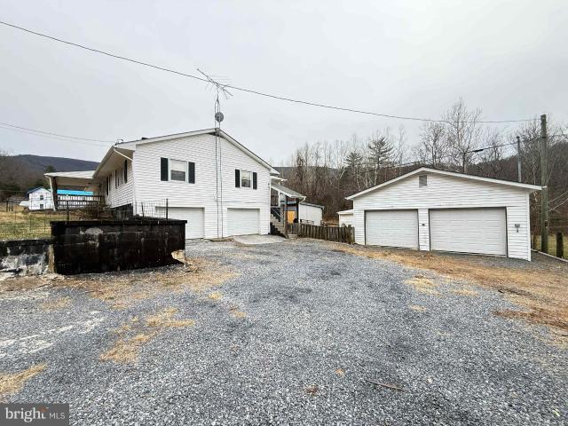 82 Broad Run Rd, Bentonville, VA 22610 | MLS #VAWR2013