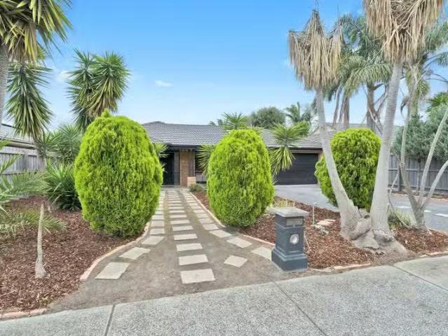 82 Brunnings Road, Carrum Downs, VIC 3201 House for Rent