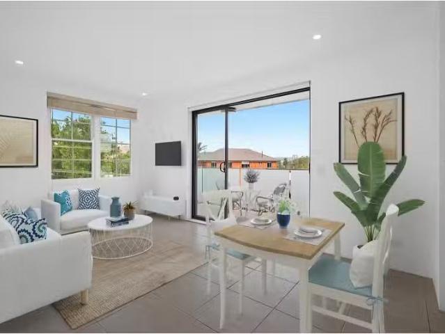 8/2 Carlton Street, Freshwater Apartment for rent Listed by R.