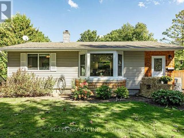 82 Centre Street, Huron East Seaforth, ON, N0K 1W0 house for sale | Listing ID X13829 | Royal LePage