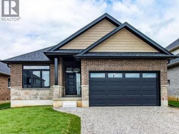 Norfolk County, Ontario - Patio, Fireplace