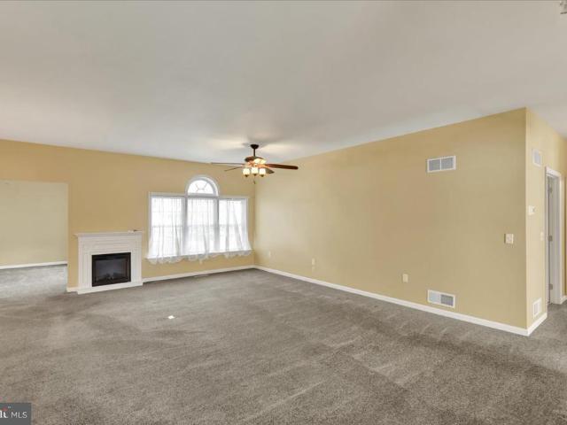 82 Fairfax Lane