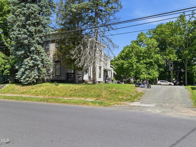 82 Grand Street