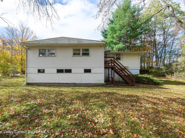 82 Lake Road