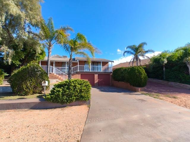 82 McSporran Crescent Stunning Views, Unique Design & an Unbeatable Location