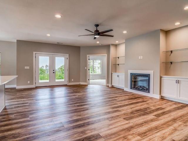 82 Mountain View Ct, Branson west, MO 65737