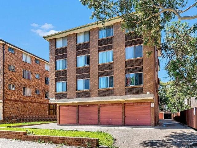 8/2 Nagle St, Liverpool