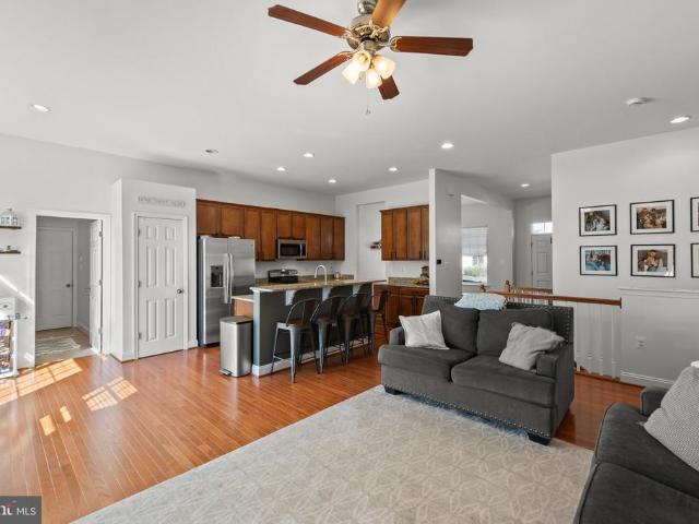 82 Serpentine Way