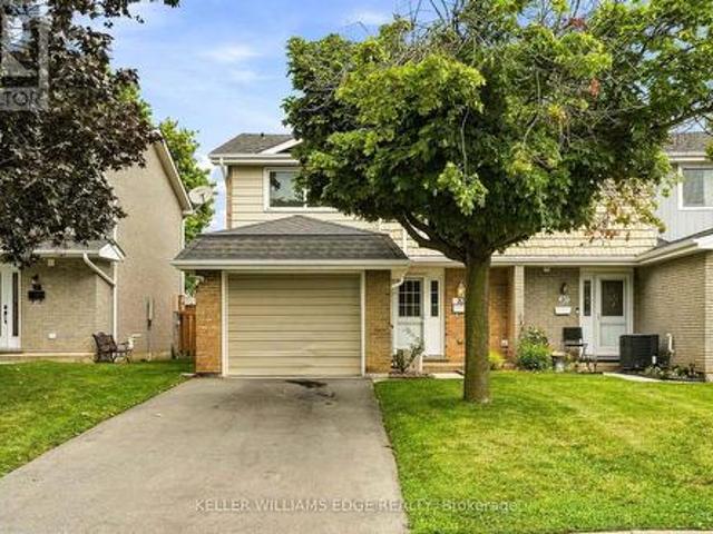 82 St. Andrews Drive, Hamilton, ON, L8K 6H4 townhouse for sale | Listing ID X13696 | Royal LePage