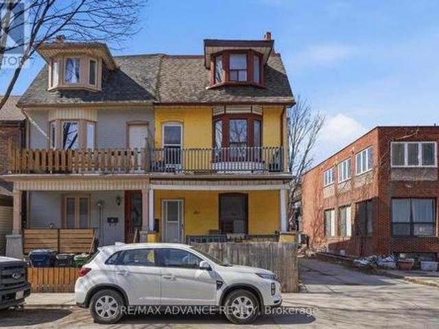 82A Augusta Avenue, Toronto, ON, M5T 2L1 house for sale | Listing ID C12914 | Royal LePage