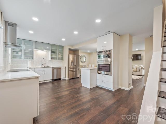 8308 Knights Bridge Road